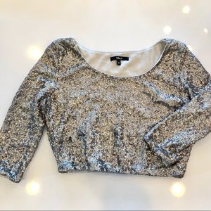 Cropped sequence top